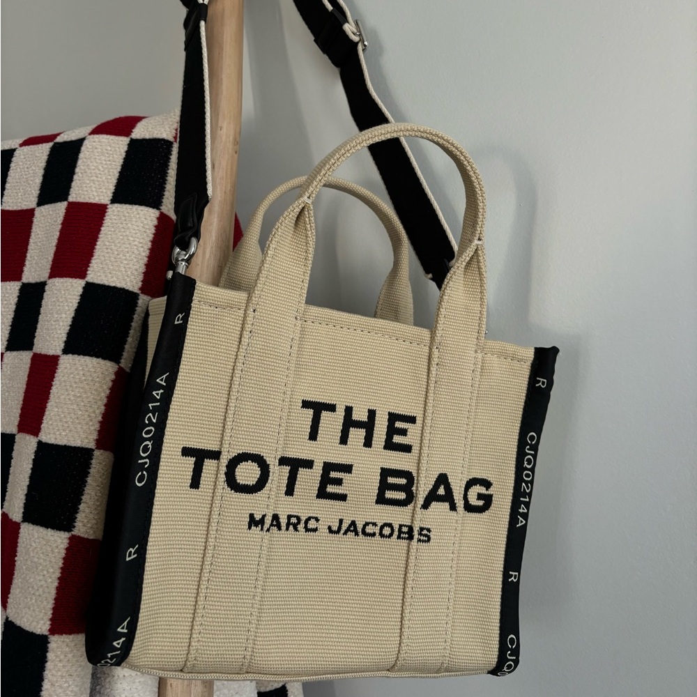 The Tote Bag Marc Jacob’s 
NEVER USED !! 
PERFECT CONDITION :)